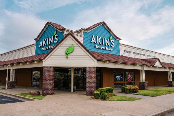 Akin's Natural Foods Tulsa 51st & Memorial storefront