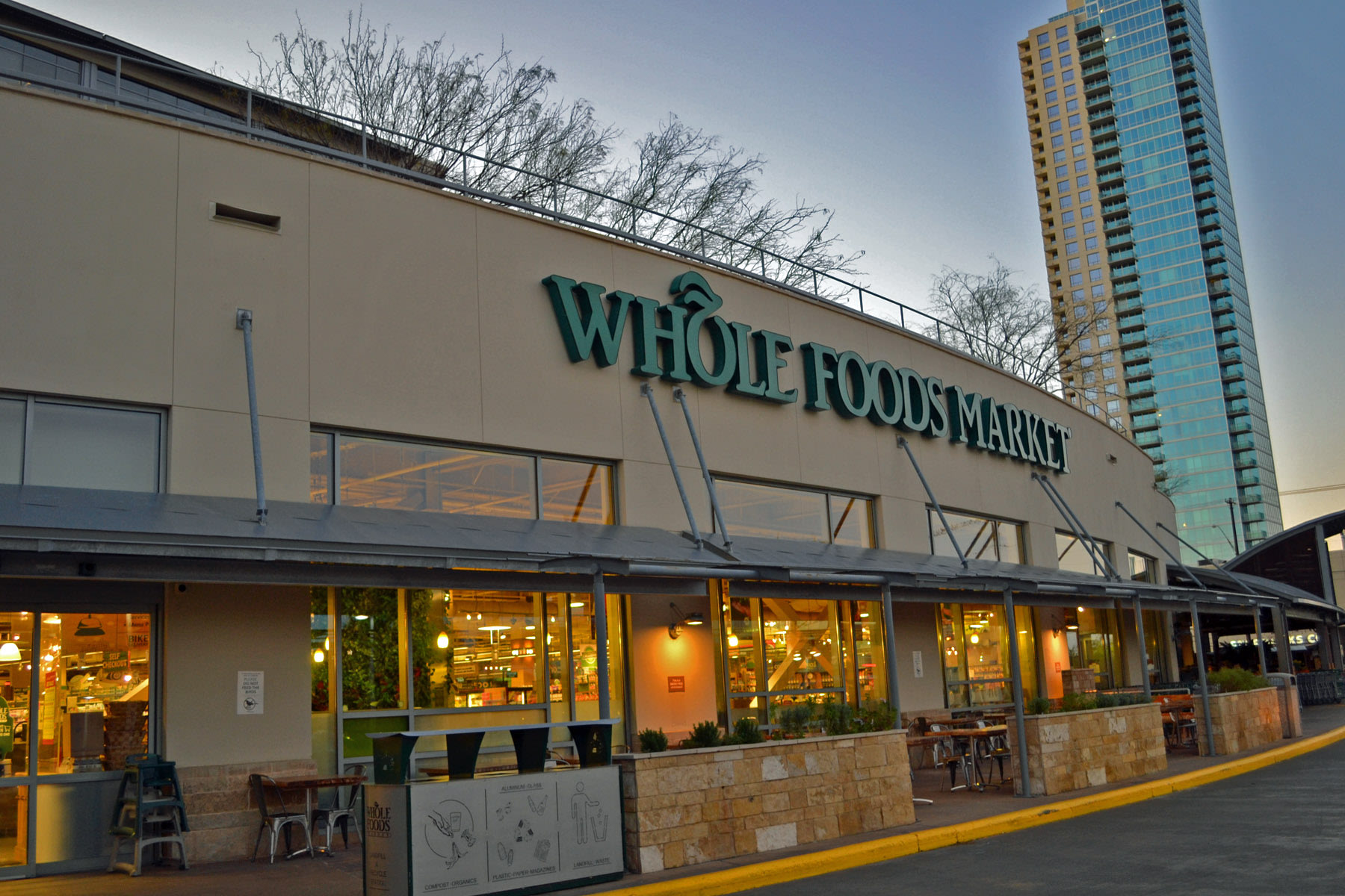 Lamar storefront
